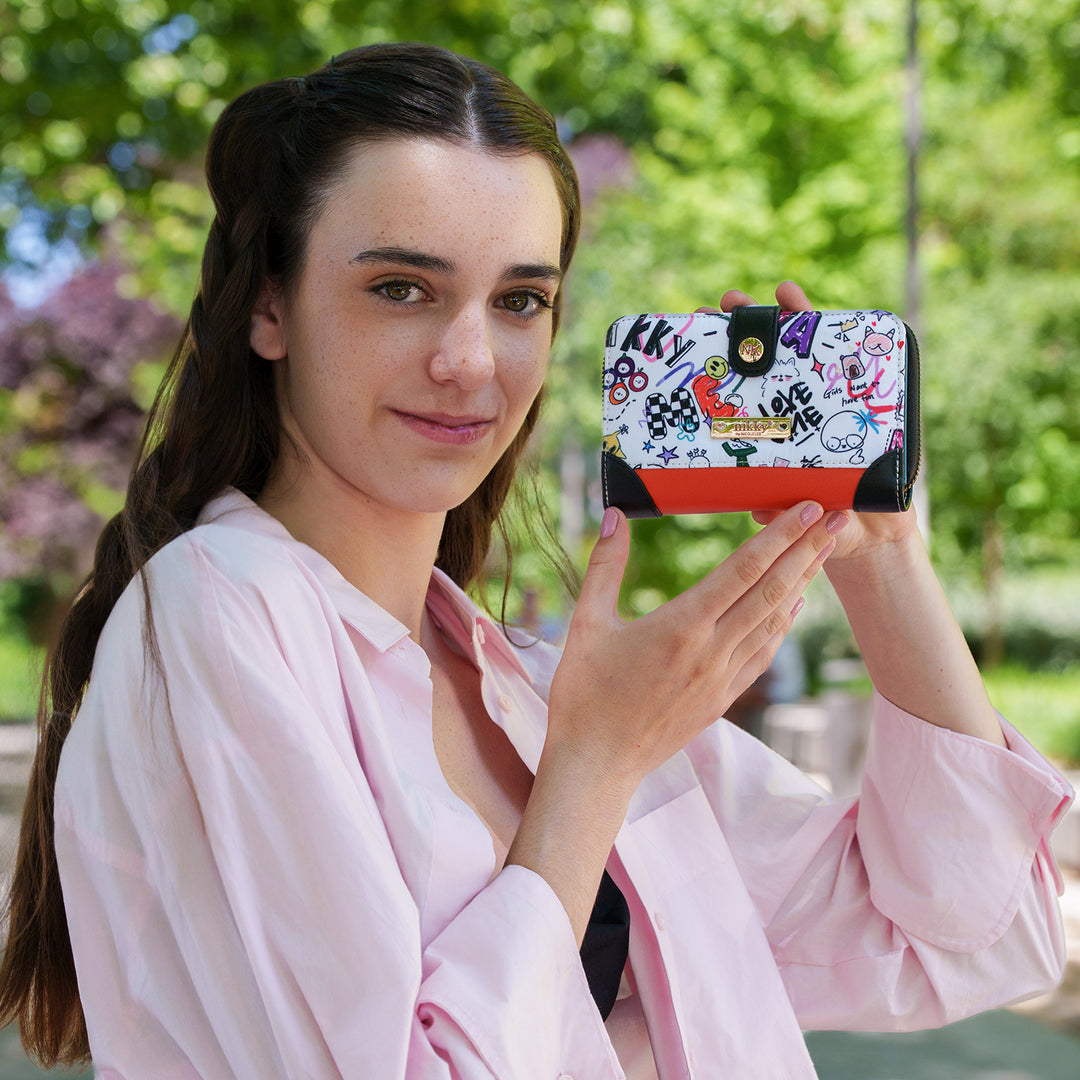 COMPACT WALLET