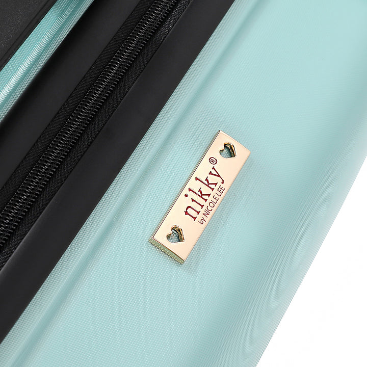 NIKKY HARDCASE 21" LUGGAGE